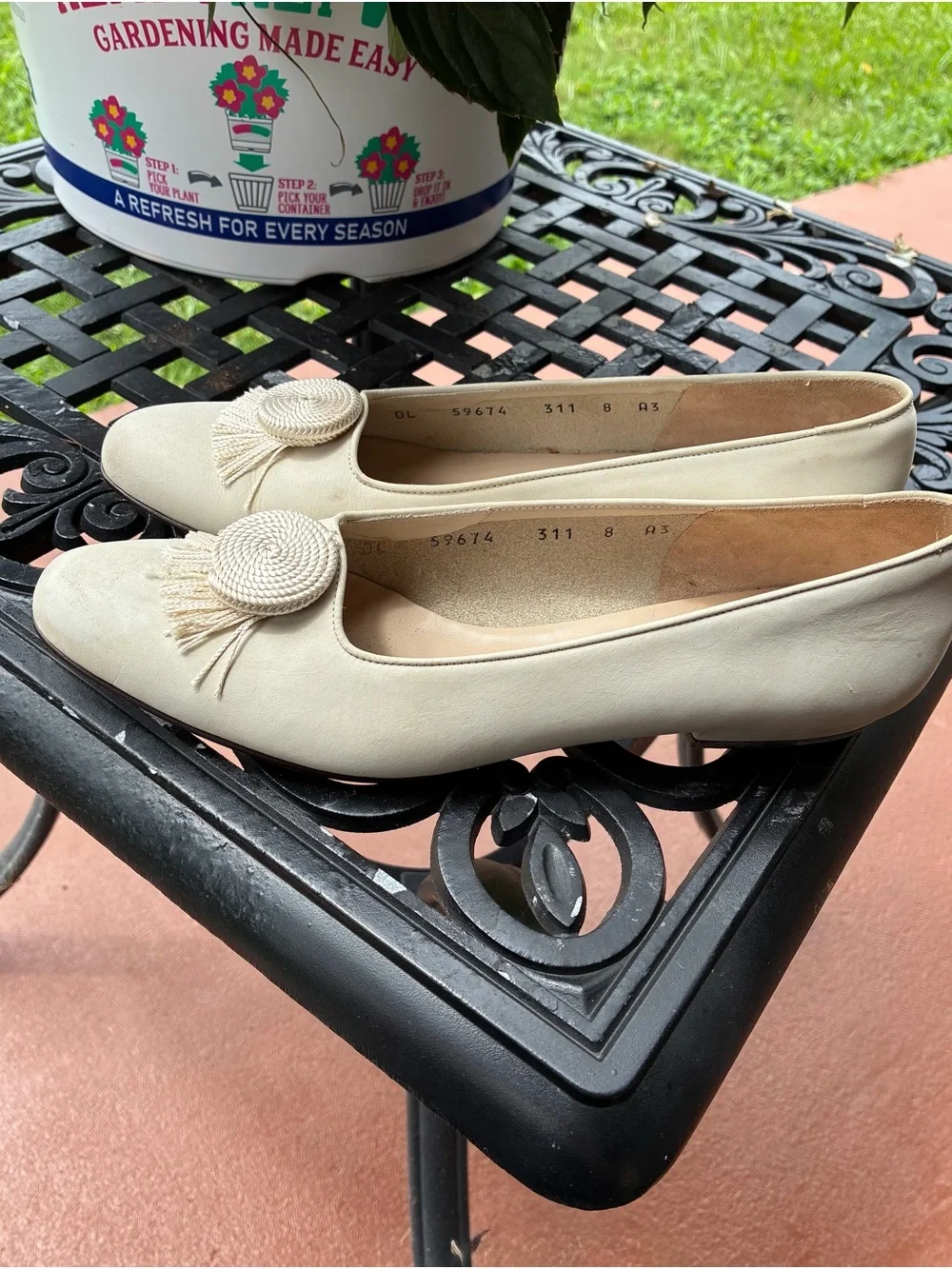 Salvatore Ferragamo Boutique Ivory Leather Tassel Flats Loafers Italy 8